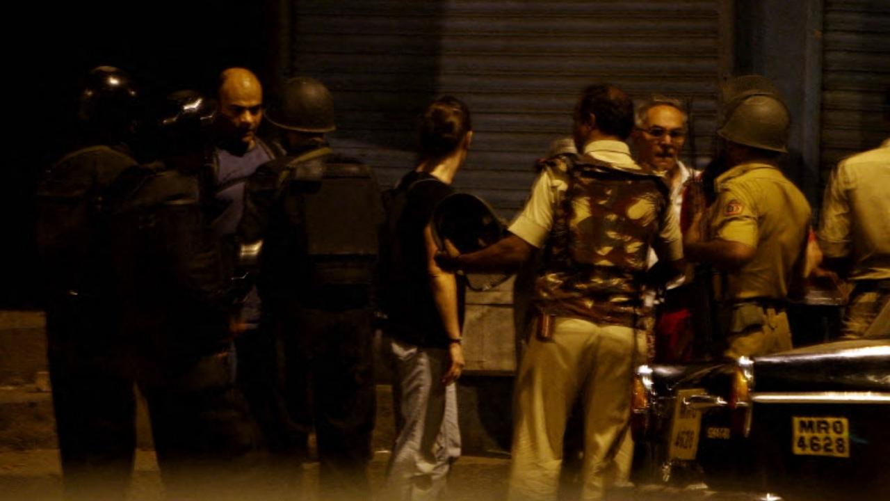 The terrorists then hijacked the jeep and drove away, but were intercepted by a team from the Gamdevi police station near Girgaon chowpatty