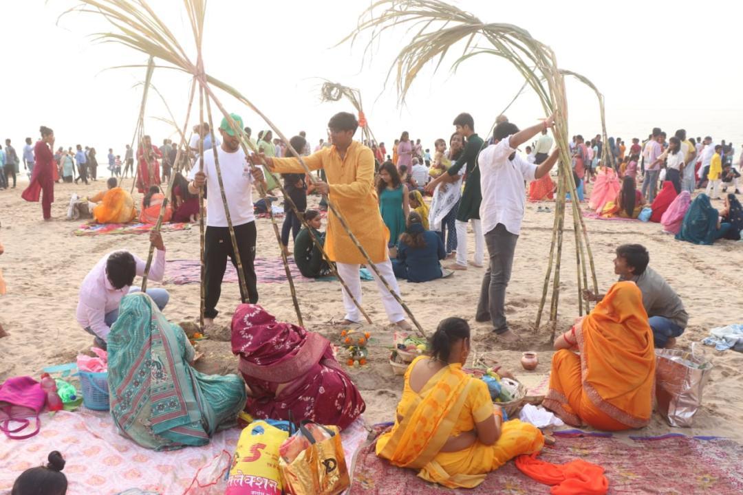 In Photos: Devotees gather at Juhu and Dadar beaches for Chhath puja