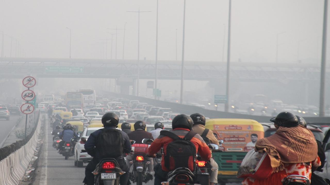 Delhi has been witnessing a steep increase in AQI levels after a marginal improvement on Sunday.The city's AQI stood at 348 at 4 pm on Monday, deteriorating from 301 on Sunday.