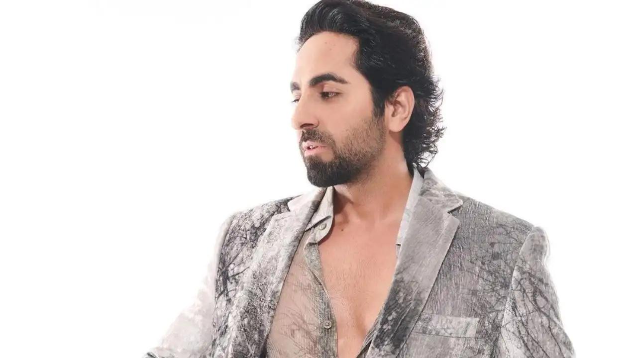Ayushmann Khurrana leaves fan gushing over him as he sings and grooves to 'Moye Moye', watch video