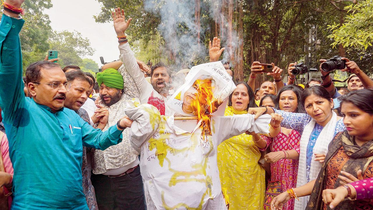 Nitish apologises for comment on women