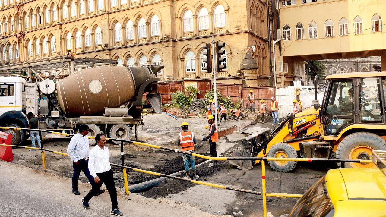 Mumbai: Metro authority neglects anti-dust measures near BMC headquarter