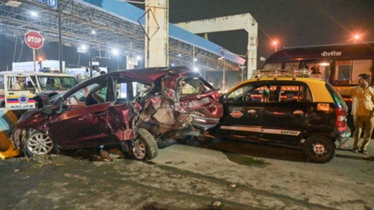 Three persons, including two women, were killed on Thursday after a speeding Innova rammed into multiple vehicles on Bandra-Worli Sea Link.  Pics/Agencies