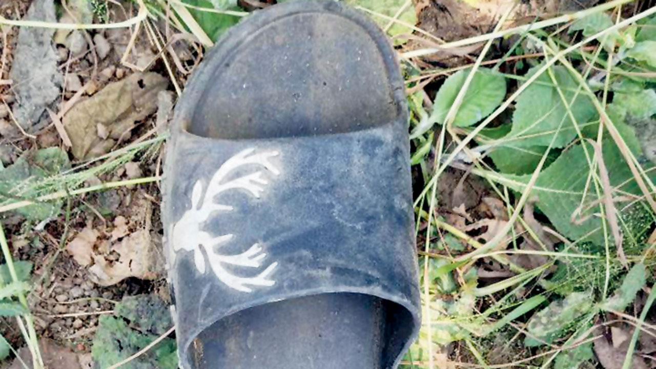 Footwear used by the cops to identify the victim. Pics/Hanif Patel
