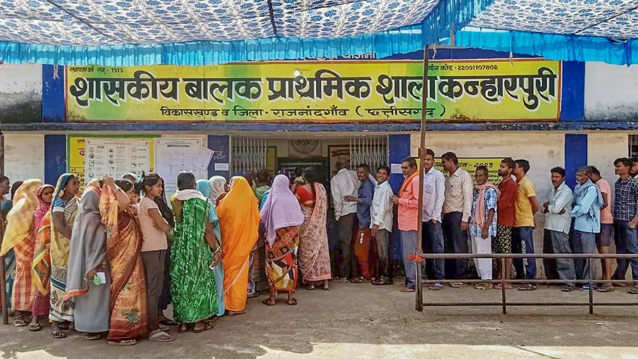 Polling began at 7 am in 10 of the 20 assembly constituencies where elections are being held in the first phase. It will end at 3 pm