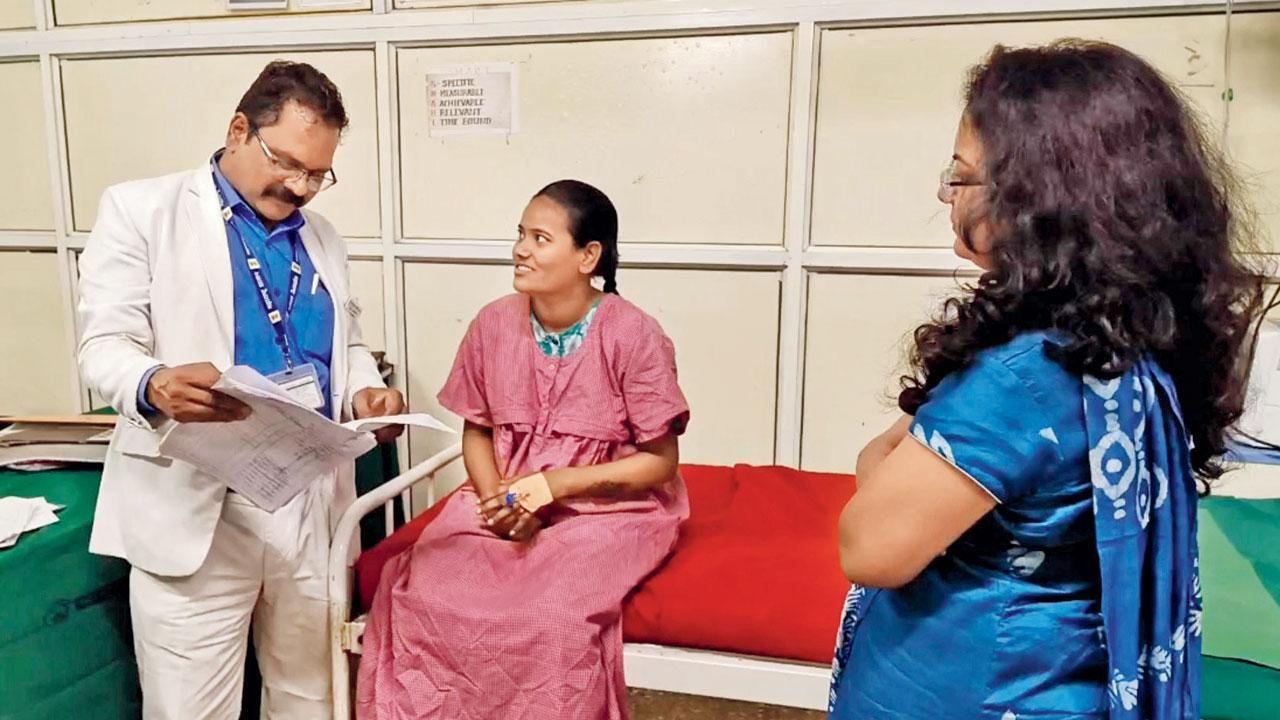 Maharashtra: Docs successfully remove enormous ovarian cyst at Ulhasnagar Central Hospital