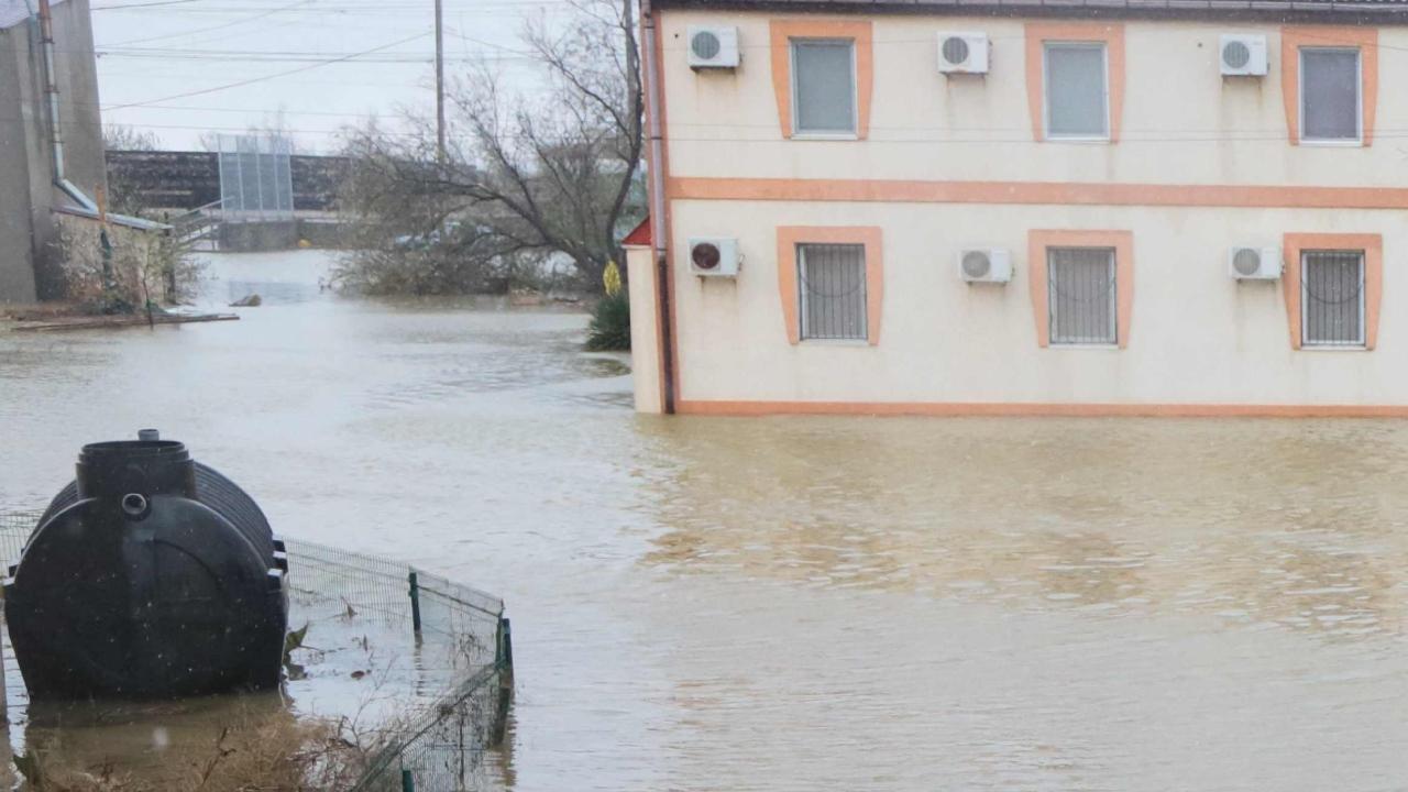 Over 400,000 people in Crimea were left without power on November 27 after hurricane force winds and heavy rains battered the Russian-annexed peninsula over the weekend. Wind speeds of more than 140 kilometres per hour (about 90 mph) were recorded during the storm, which triggered a state of emergency in some of the peninsula's municipalities