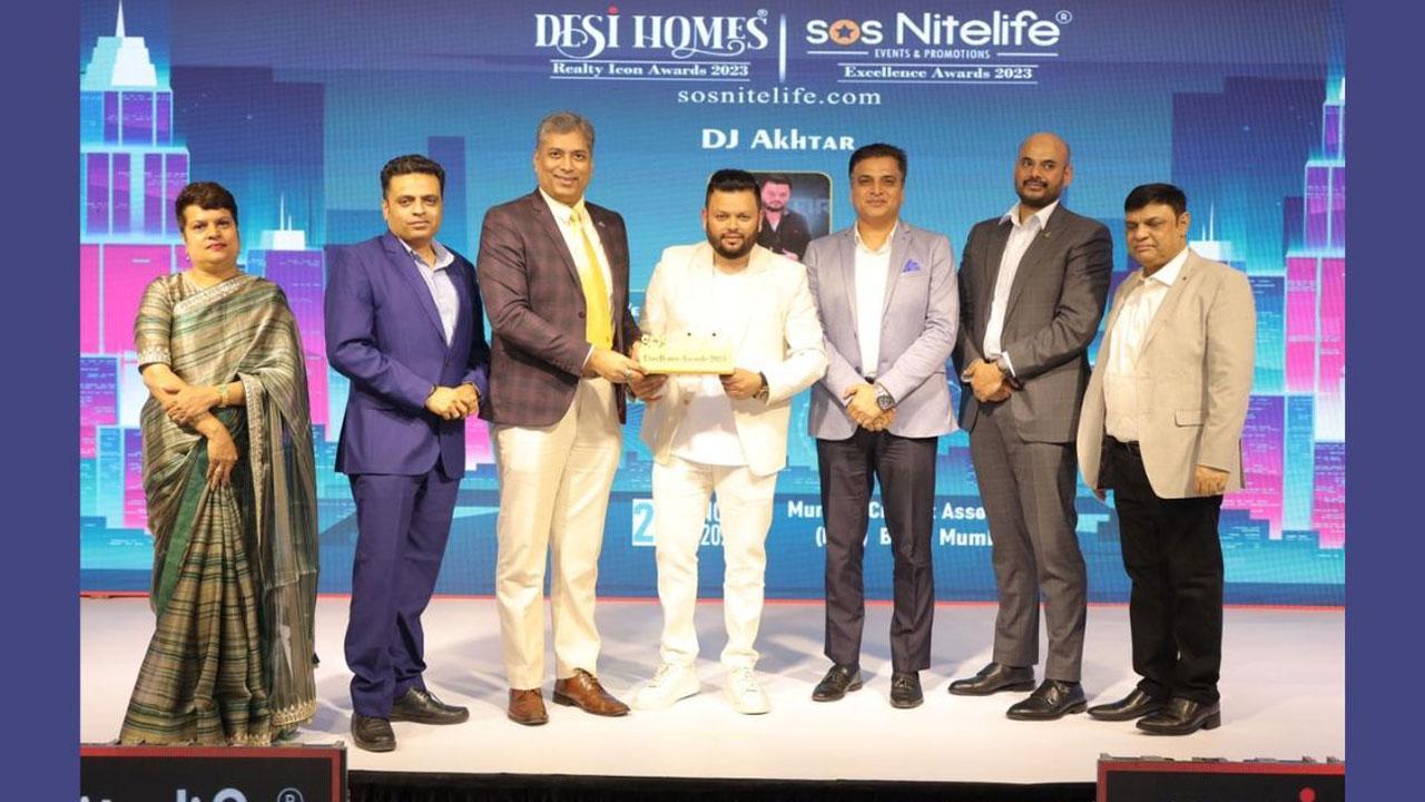DJ Akhtar honoured for the Best Wedding and Corporate DJ 2023 at SoS Nitelife 
