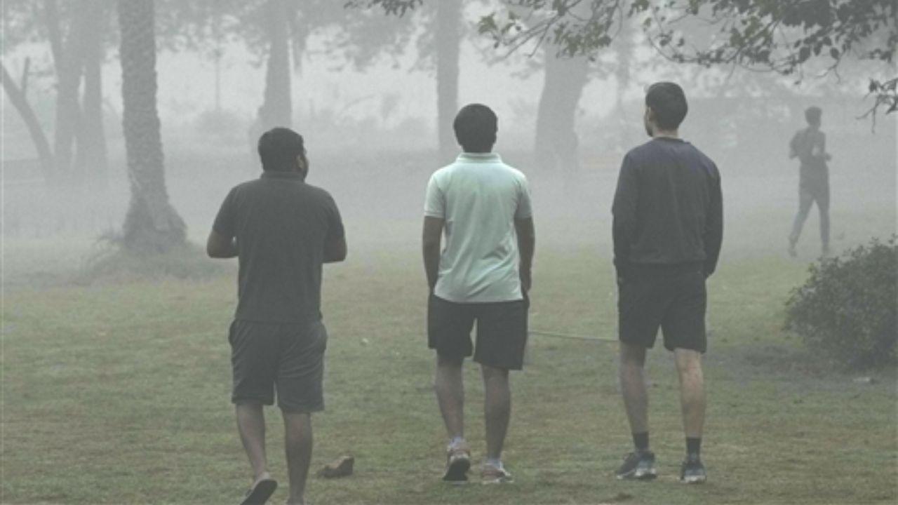 To protect the health of school children, the government also decided to suspend in-person classes in all schools, except for students in grades X and XII preparing for board exams, until November 10.