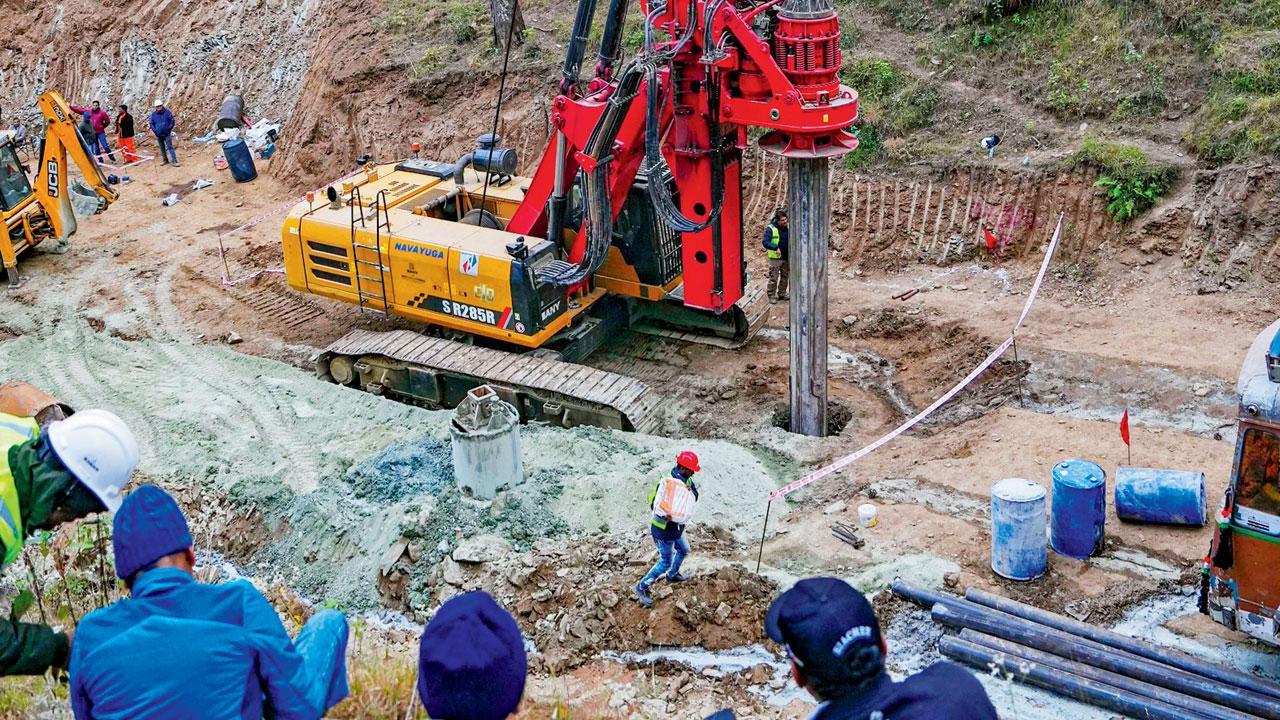 Silkyara tunnel: Rat-hole miners arrive for manual horizontal drilling