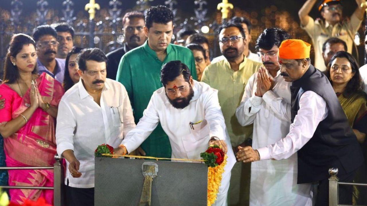 CM Shinde pays homage to Balasaheb Thackeray on death anniversary