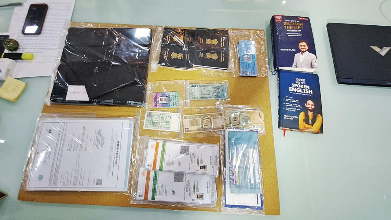 Mumbai cops nail origin of fake passport scam