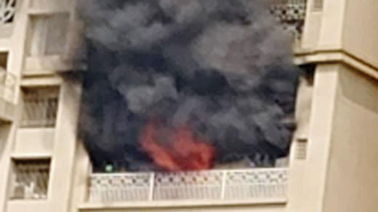 The intense blaze gutted the entire house but, fortunately, there were no casualties and the flames did not spread