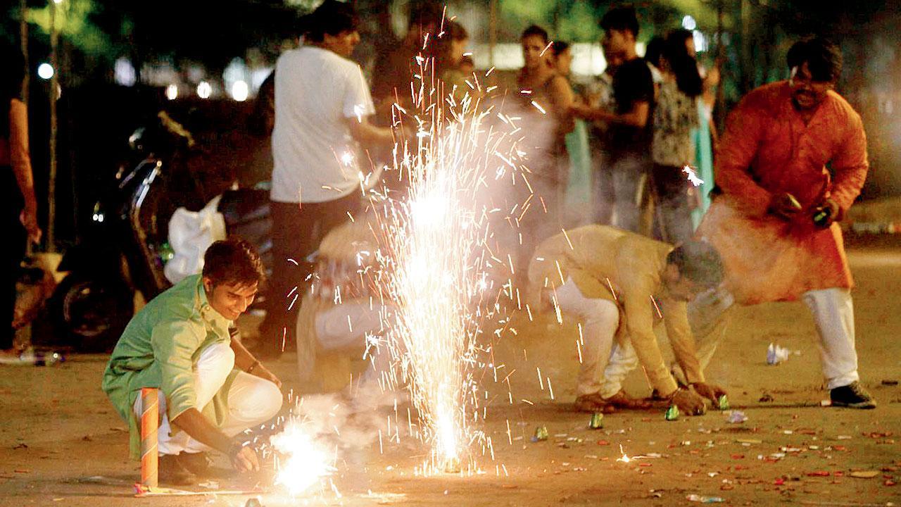 Mumbai Police to enforce Bombay HC's no-firecracker diktat; here's how