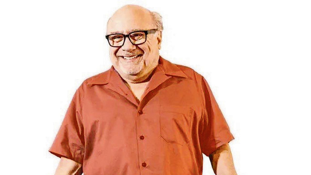 In the episode, Barnes  conspires that (right)  Danny DeVito is at least 6’8 ft tall in reality. PIC COURTESY/wikimedia commons