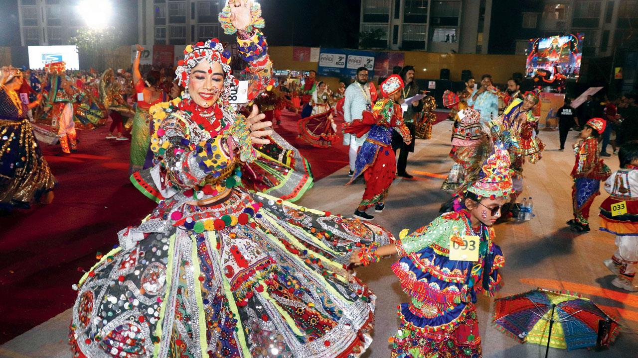 Mumbai cops nab 4 youngsters in fake garba pass scam
