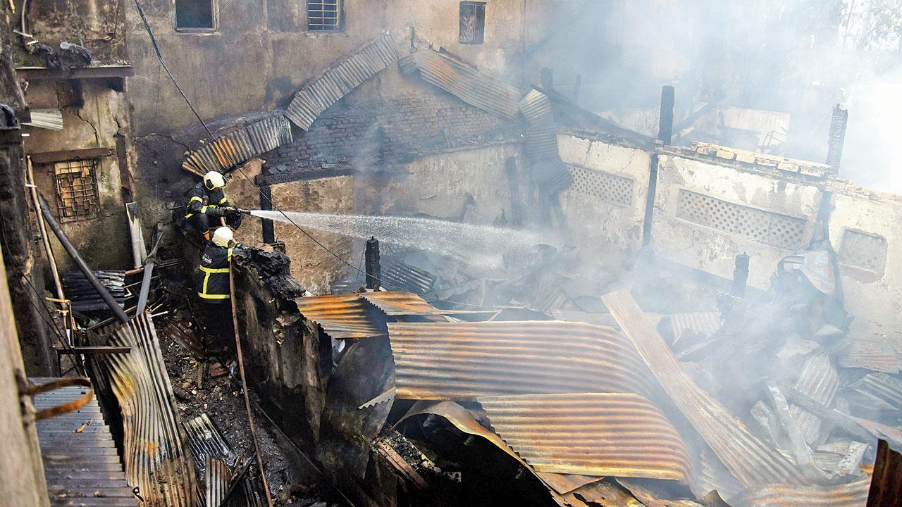 Mumbai: Manufacturing units, godowns gutted in Byculla fire