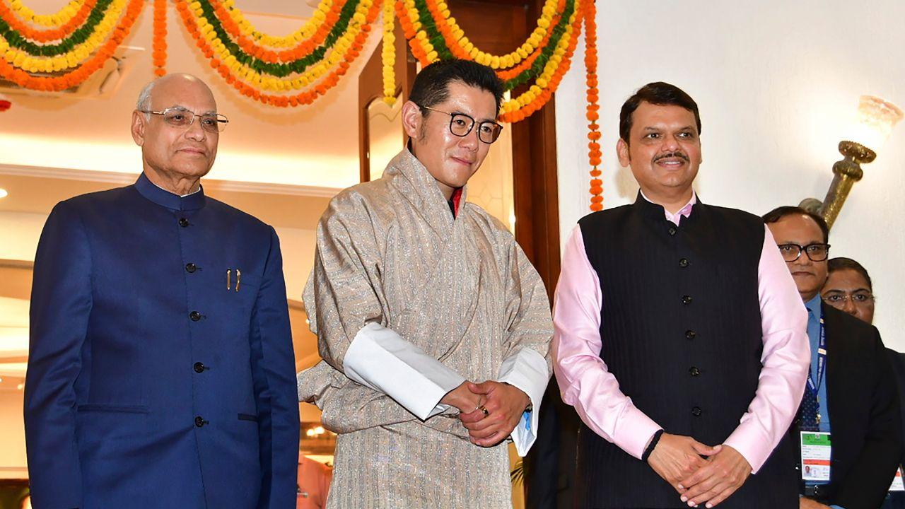 King Wangchuck also met Chief Minister Eknath Shinde at Trident Hotel in Mumbai and the latter presented him with a Lord Ganeha idol and statue of Shivaji Maharaj as a memento.