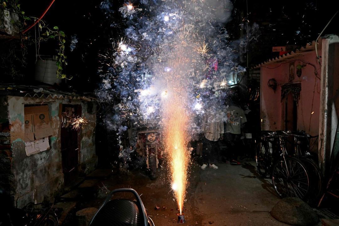 Ban on firecrackers flouted in Delhi despite SC order