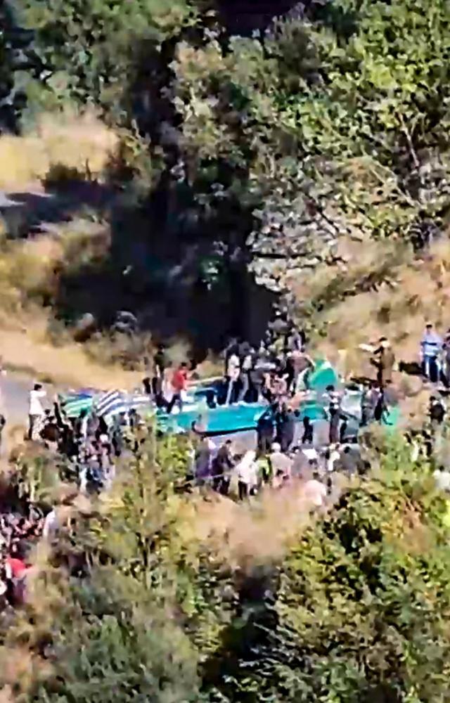 36 dead as bus falls into gorge in Doda