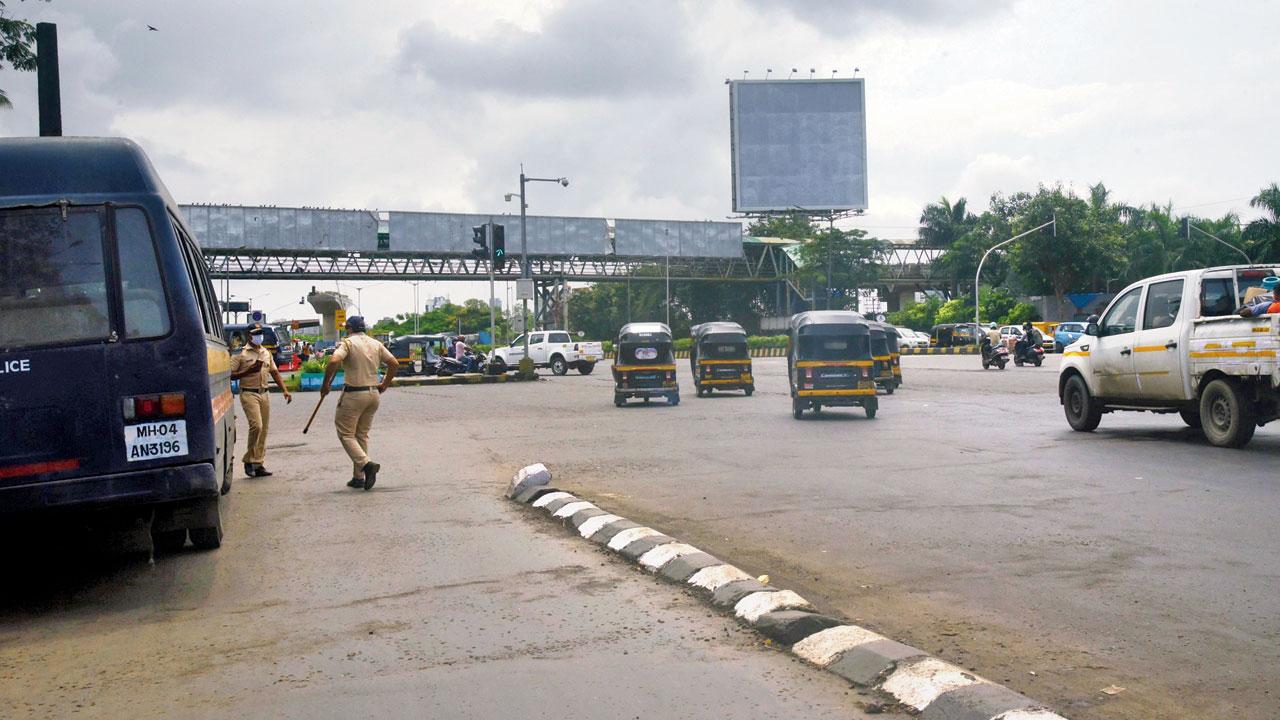 The machines were to be installed at Kalanagar junction and four other congested areas. File Pic/Atul Kamble