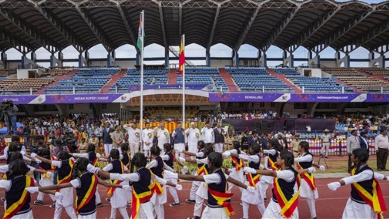 Chief Minister Siddaramaiah expressed his wishes and highlighted the hard work and sacrifices of those who worked for the state's formation.