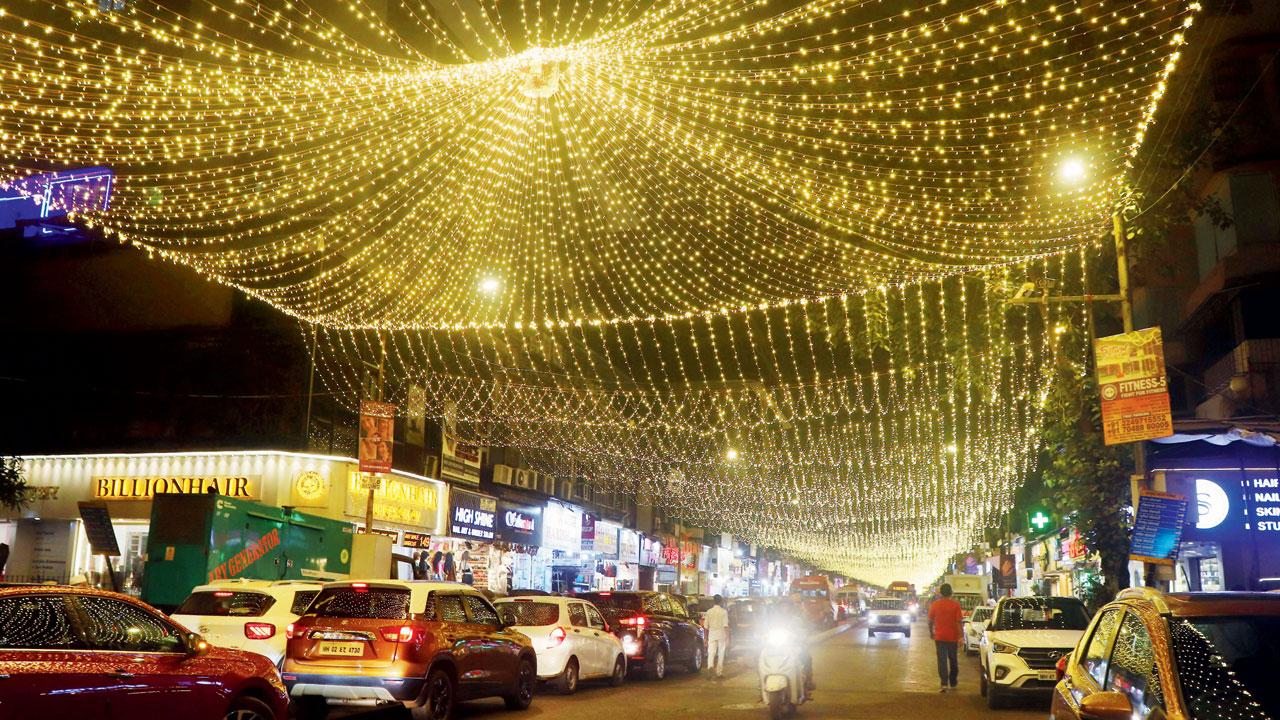 Andheri’s Lokhandwala market transforms into a riot of colours and lights during Diwali. Pic/Anurag Ahire