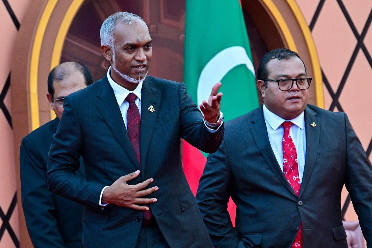 Chief Justice Muthasim Adnan administered the oath of office to Muizzu. At the ceremony, Hussain Mohamed Latheef also took oath as the 10th vice president of the Maldives