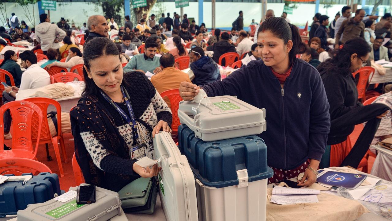 The district administration has pointed out 276 highly sensitive polling centres in the district and the BSF team will be deployed in those polling centres for smooth voting