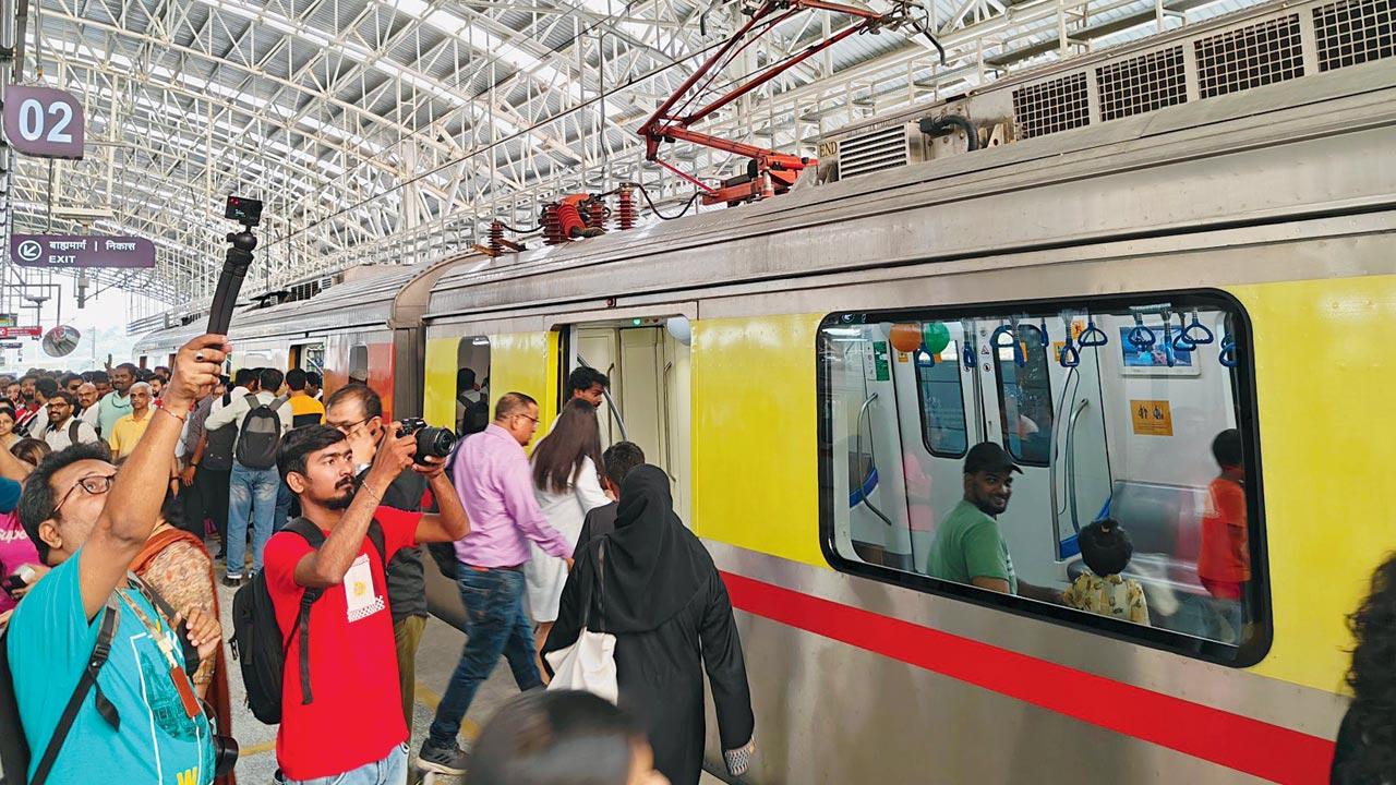 Elated citizens at Belapur Terminal in Navi Mumbai on the day of the inauguration. Pic/Arindam Mahapatra