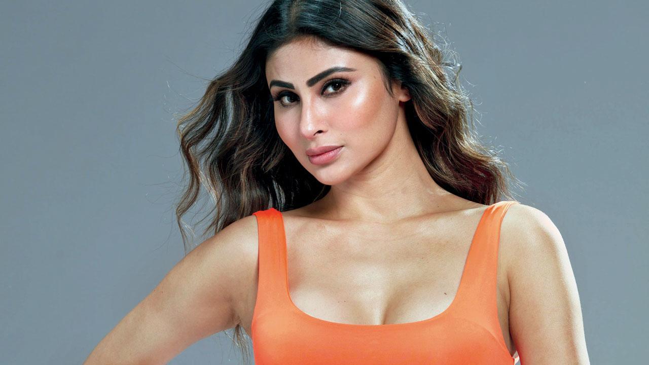 Mouni Roy: My friends have made me an agony aunt