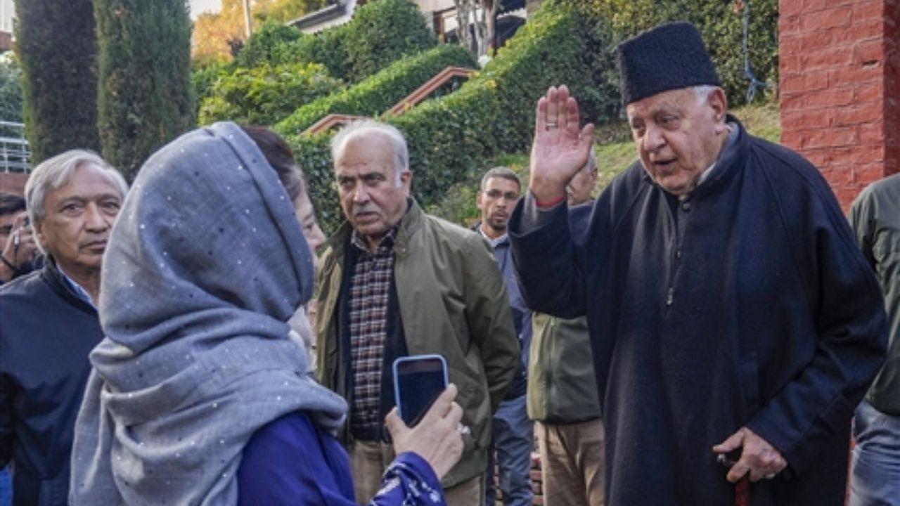 Farooq Abdullah expressed his dismay over the state of hospitals, highlighting the lack of essential medicines, electricity, and water. He called for people across the country to raise their voices against these issues.