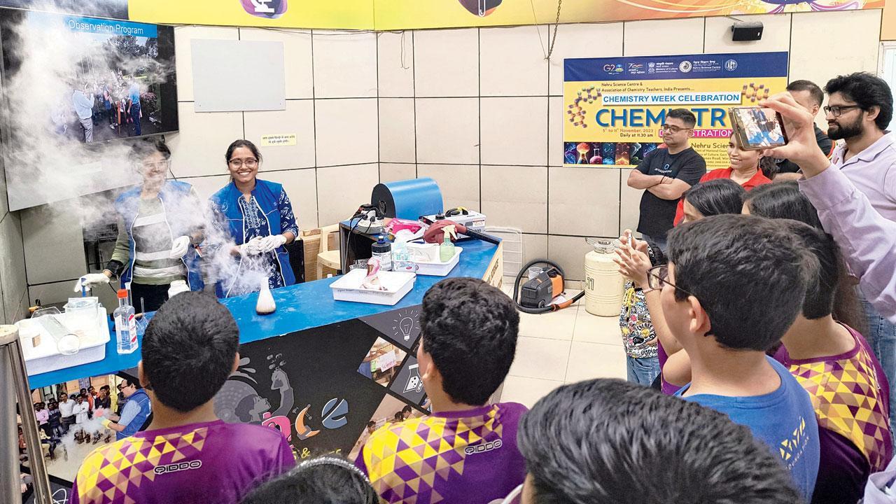 Chemistry made fun with this science session at Nehru Science Centre