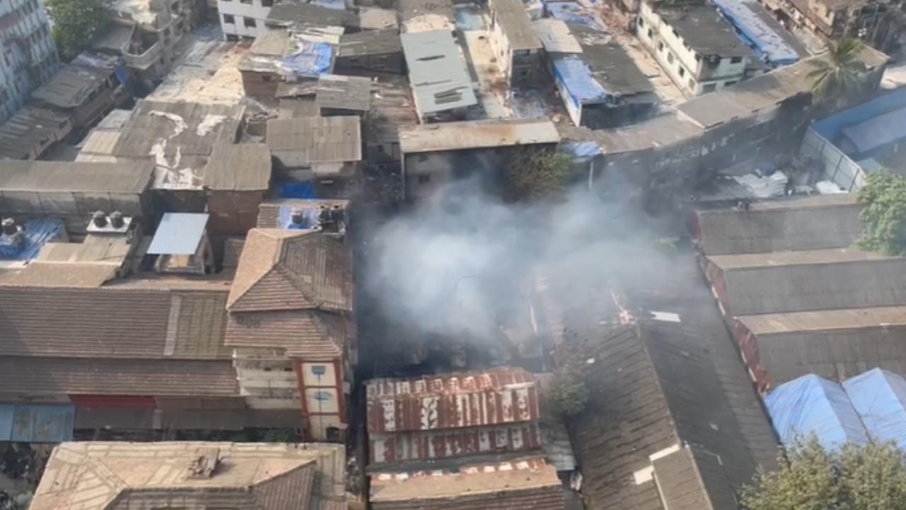 BREAKING: Fire breaks out at shops in Byculla, five rescued