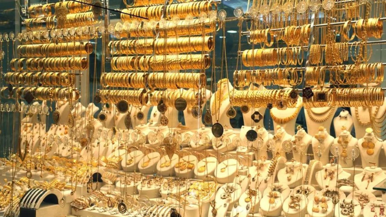 What's holding back gold buyers this Diwali? Let's find out
