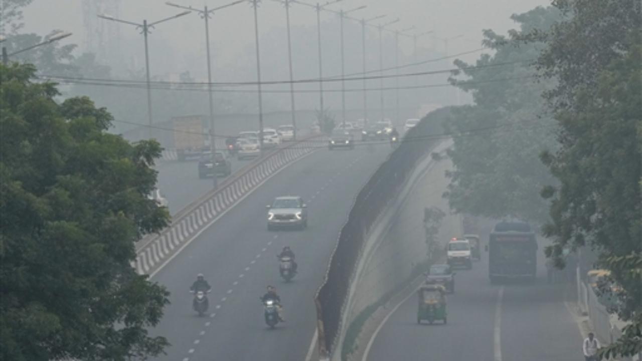 IN PHOTOS: Delhi continues to suffer 'Severe' air quality levels