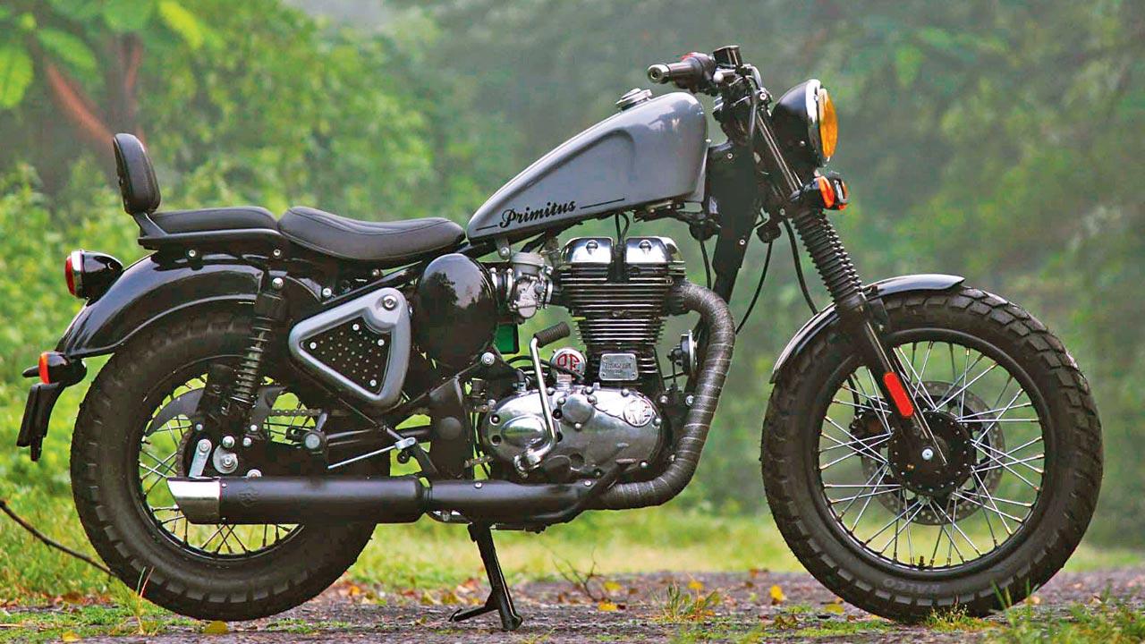A Royal Enfield 350 customised to brat-bob style by Samant’s platform 