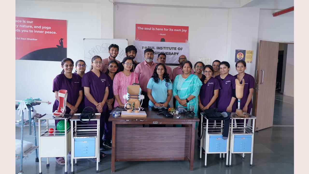 Parul Sevashram hospital celebrated World Stroke Day by organizing modern assistive device workshop for Stroke Patients and an educative workshop for Physiotherapists in Vadodara