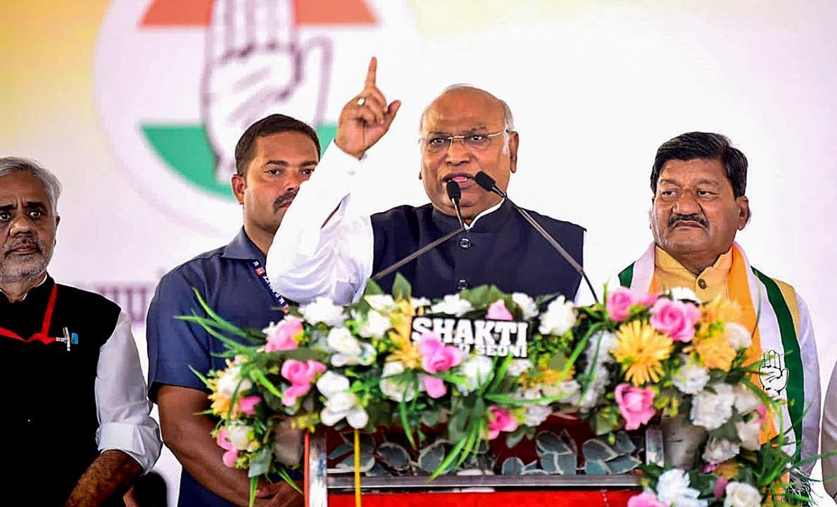 Kharge says Indians stands shoulder to shoulder with neighbouring country