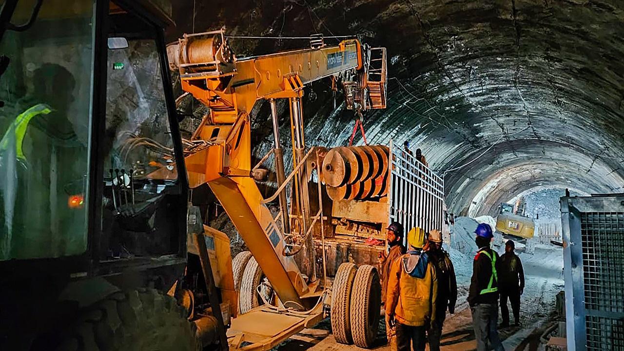 Heavy drilling machines to speed up rescue op of trapped workers in Uttarkashi