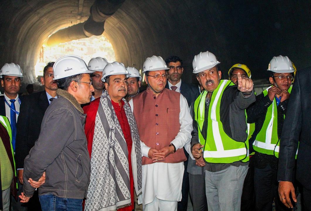 Rescue operation challenging, every possible method being tried for speedy evacuation: Nitin Gadkari
