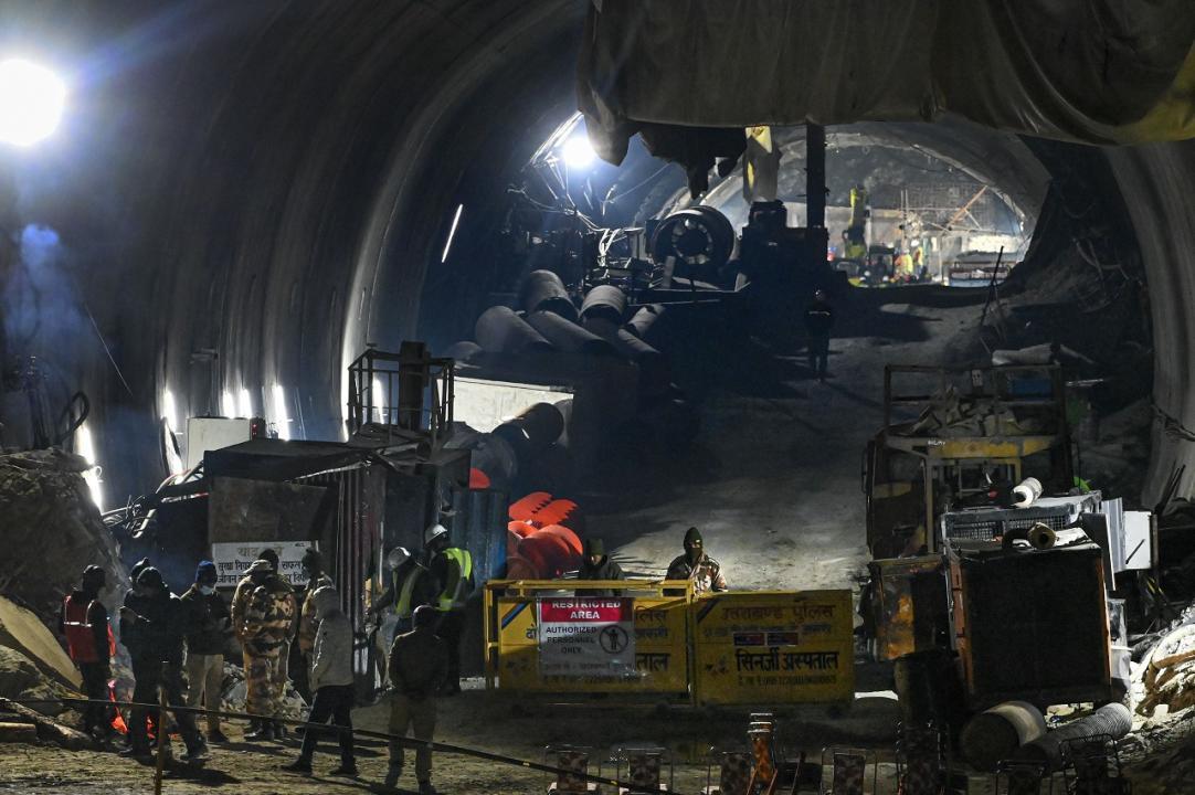 Drilling at Silkyara tunnel halted, operation to evacuate trapped workers hit again