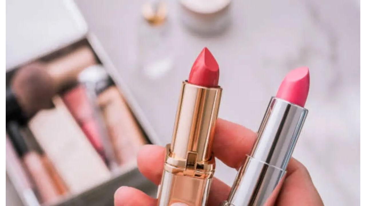 A perfect guide to achieve bold red lips