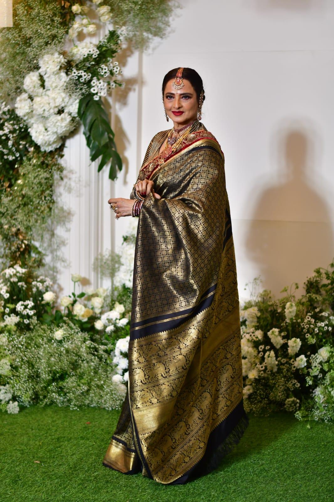 Veteran actress Rekha was among those who graced the occasion. In her classic Rekha style saree and intricate jewellery, Rekha stole the spotlight