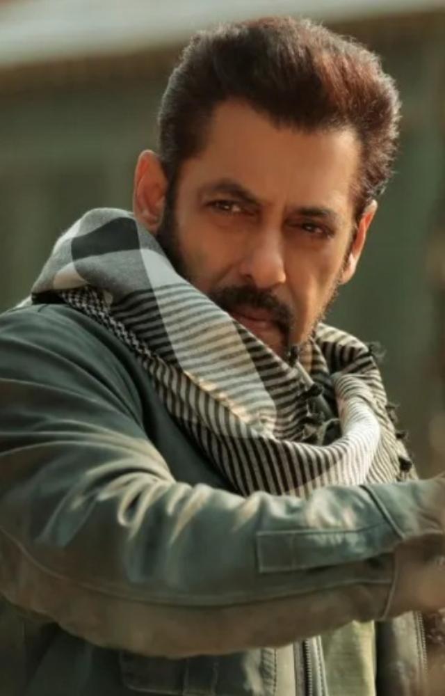 1) Salman Khan`s biggest opener Tiger 3 collected Rs 43 cr on opening day