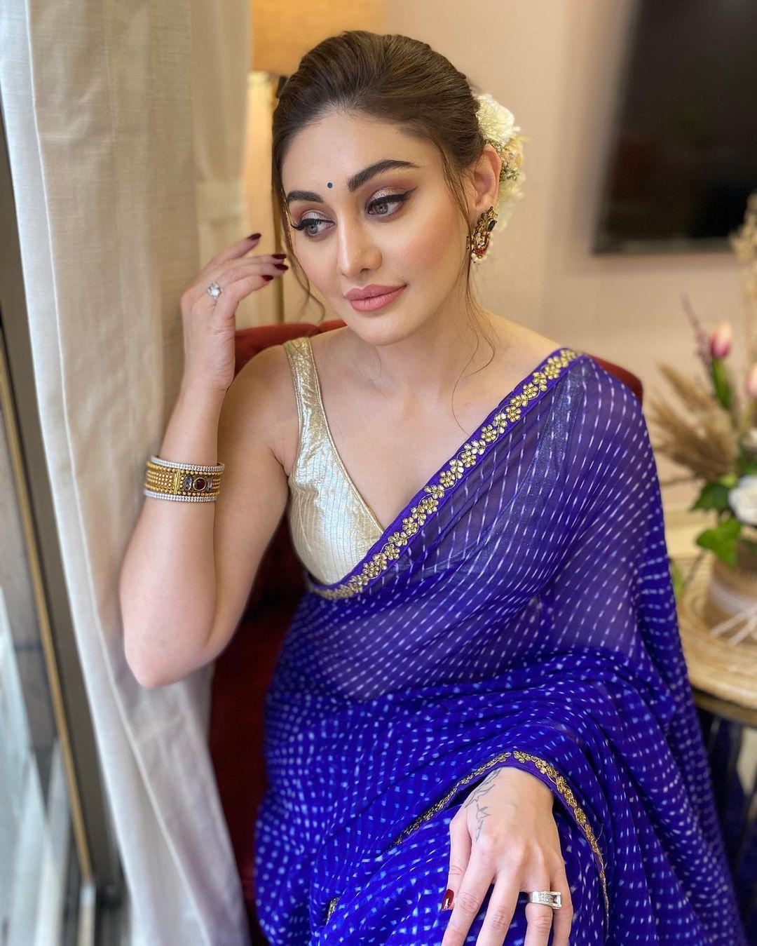 Bandhni prints are just love. This look of Shefali is a perfect show-stealer