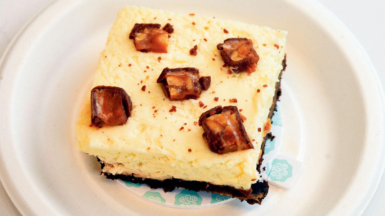 Snickers icebox bar