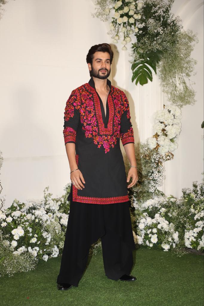 Sunny Kaushal looked uber cool as he donned a black kurta decorated with red-colored embroidery around the neck