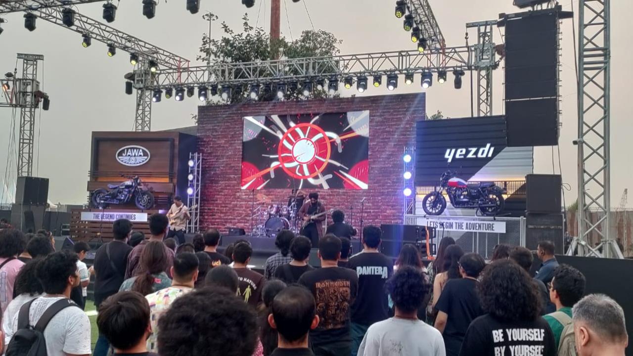 The festival started on a high with performances from Nemophilis and Sutej Singh, who performed at the Jawa Yezdi stage to start off the Mahindra I-Rock music festival. With the audience grooving to the beats, it did not take long for them to play some of their favourites