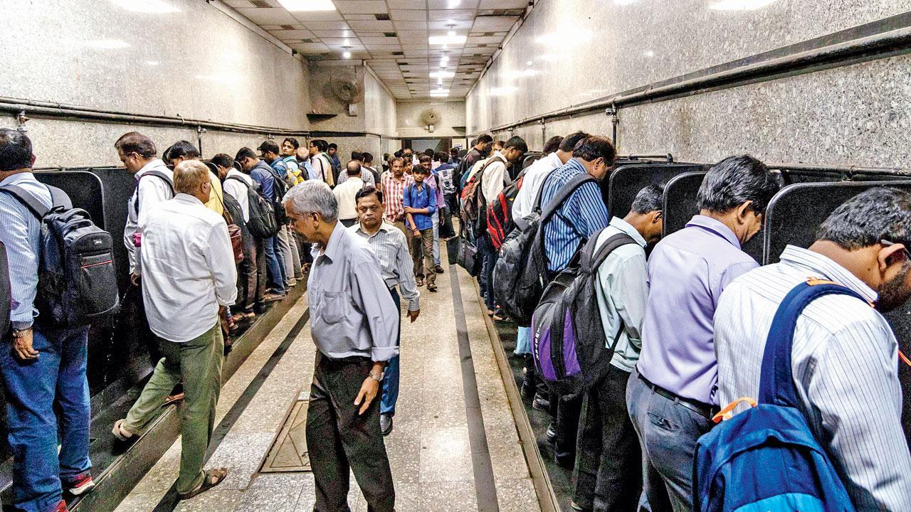 Mumbai: Cost-cutting wins over cleanliness